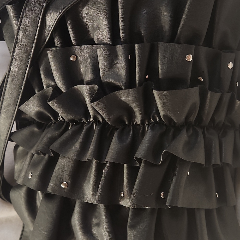 ATTENTION Elegant Black Ruffled Tote Bag SOFT LEATHER CLEARANCE - Picture 3 of 10